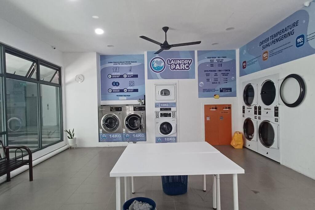 Homestay Arc Cozyhome Austin Hills 4-5Pax Johor Bahru Kültér fotó